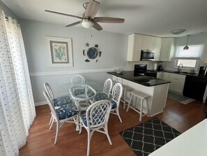 Nice dining area with plenty of seating 