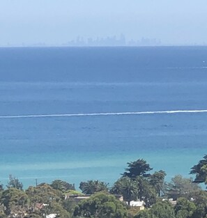 Views of Melbourne skyline