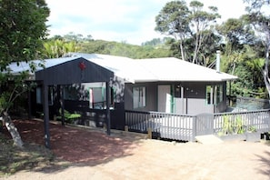 Vehicle access at 60 Waiheke