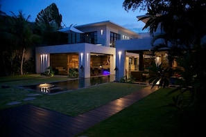 Casa Hannah, Luxury 5Bed Villa, Seminyak