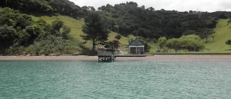 Whites Bay Waiheke Island rental home