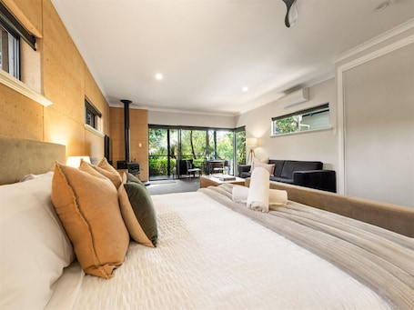 Aroha King Bed