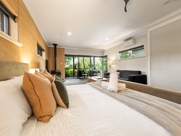 Aroha King Bed