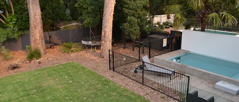 kid friendly fenced back yard