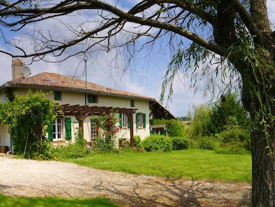 Atemberaubende Aussicht - Französisches Bauernhaus & Pool - Südwestfrankreich