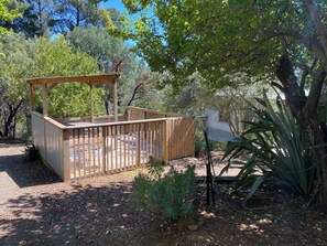 8 person hot tub on private gazebo