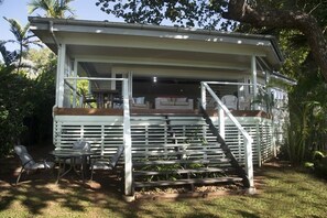 Seasons - Beachside patio