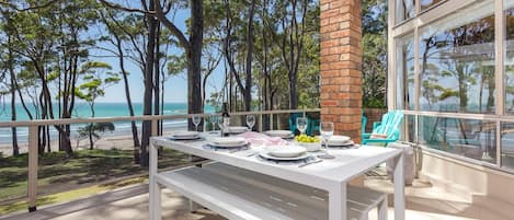 Alfresco Dining on the balcony 