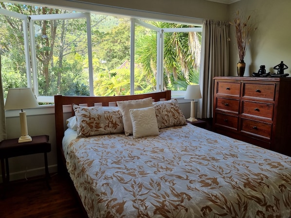 Master Queen Room