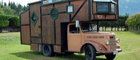 House Truck - Wacky Stays, Kaikoura, NZ