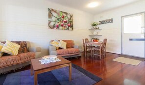 2 min walk to UWA close to CBD (7)