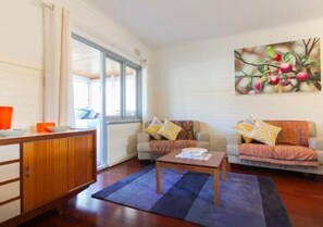 2 min walk to UWA close to CBD (7)
