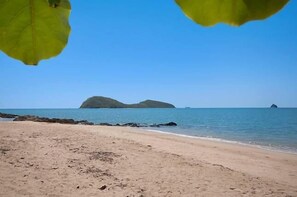 Palm Cove Beach