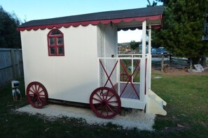 Wagon Sleep-out