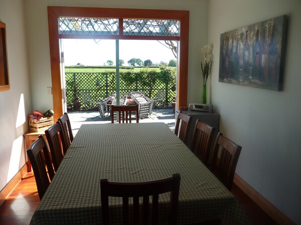 Dining table
