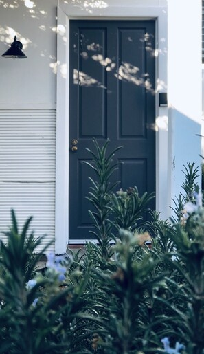  Garden Studio Entrance