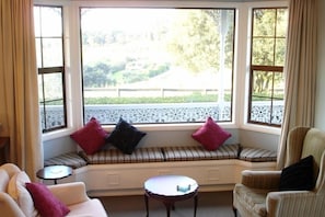 Lounge window seat area