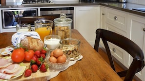 We provide all you may need for a delicious breakfast that you make yourself!