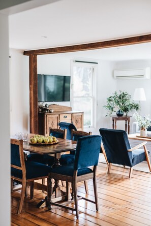 Living/dining room