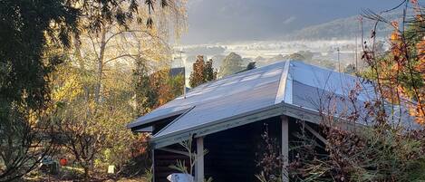 Mountainview cottage overlooking Mount Bogong and Mount Beauty township.