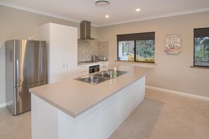 Wongin Chalet kitchen
