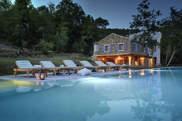 Sunset on a 25m infinity pool. 
