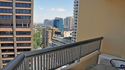 Sydney City 1 Bedroom Apartment with Balcony