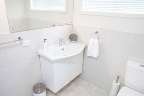 Marble tile bathroom with underfloor heating