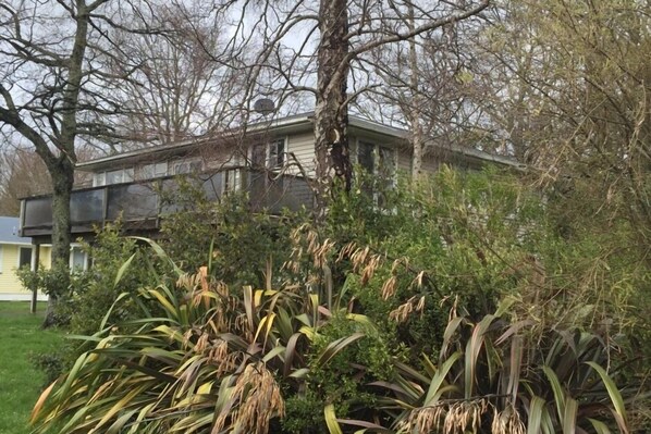 Twin Oaks Lodge