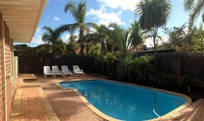 Perth Holiday Stays
Below ground pool
