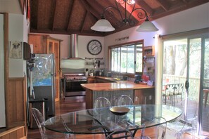 Dining & Country style kitchen
