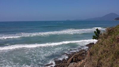 Apto Temporada Alto Padrão Praia Grande Ubatuba, próximo ao mirante das Toninhas