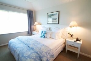 Kind Bedroom