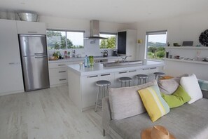 Dining kitchen Waiheke Island holiday house
