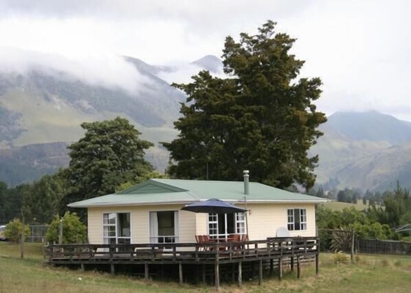 TAKINITI CHALET Takakak Valley Farm Stay