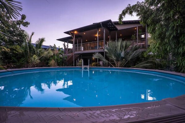 Backyard Pool 