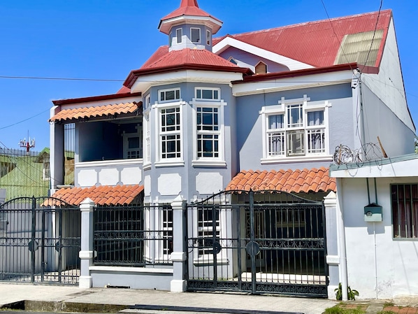 Building facade, First Floor Apartment,  Right-hand side gate