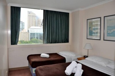 Sydney CBD Park View 2 Bedroom Apartment