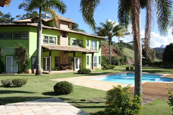 Casa em condomínio de luxo. Itaipava 