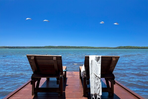 Gooloowaa lakeside deck
