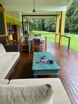 Outdoor dining