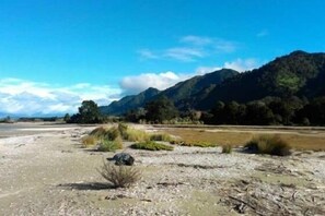 Waikato Inlet meets the beach