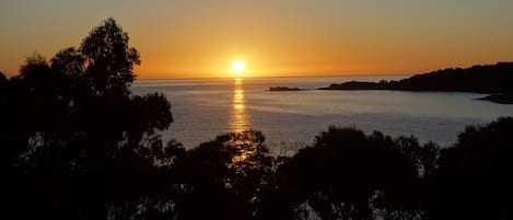 Sunrise over Skeleton Bay