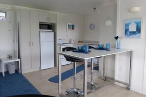 Fully equipped new kitchen