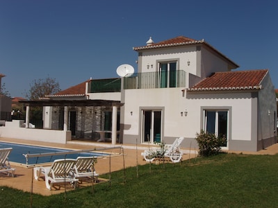 Villa Castelos, 117 Cerro Azul, Quelfes, Olhao, Eastern Algarve
