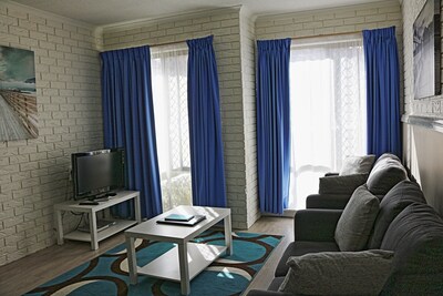 Aquarius Merimbula - (2 Bedroom Superior Unit) - 1+ nts