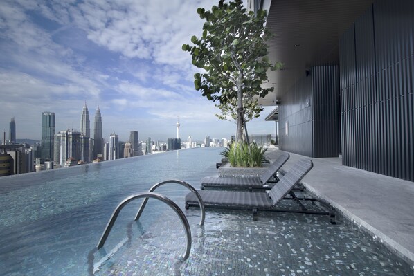 Skyline Infinity Pool