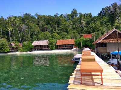 Best rajaampat homestay. the best spot for snorkling and diving mansuar island,,