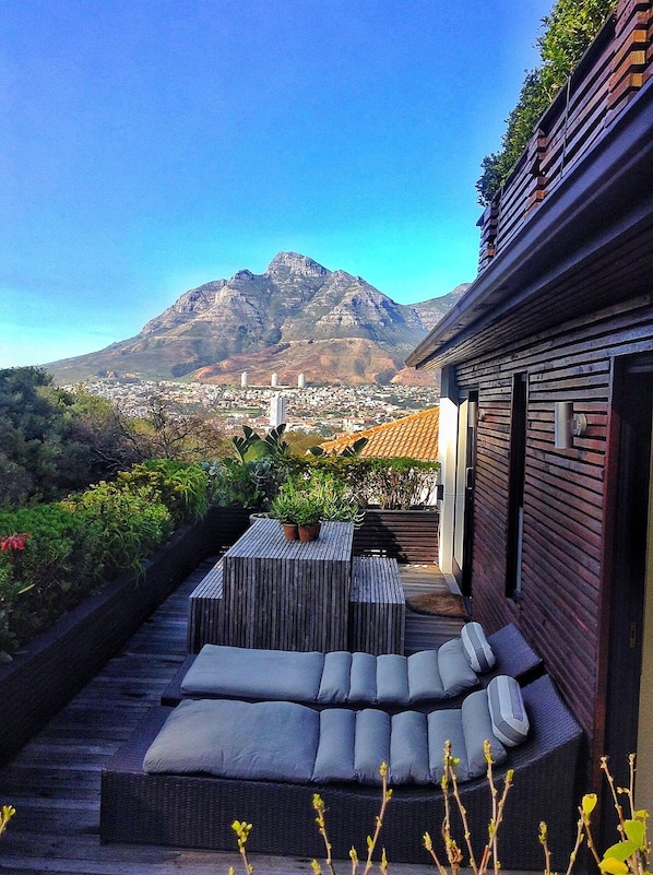 Large  viewing decks from all bedrooms