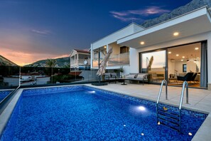 Villa Mendula with pool